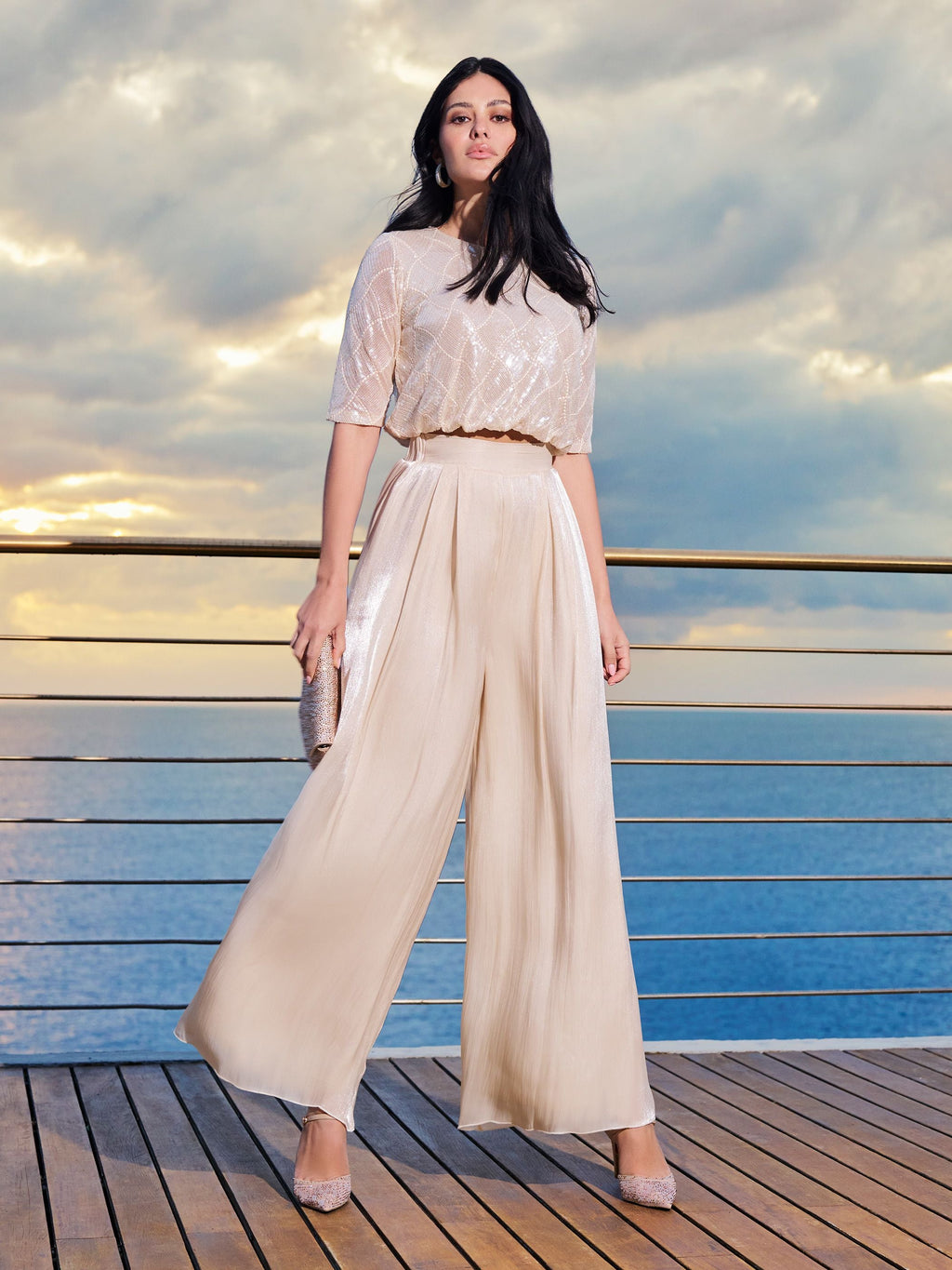 Pantalón satén beige