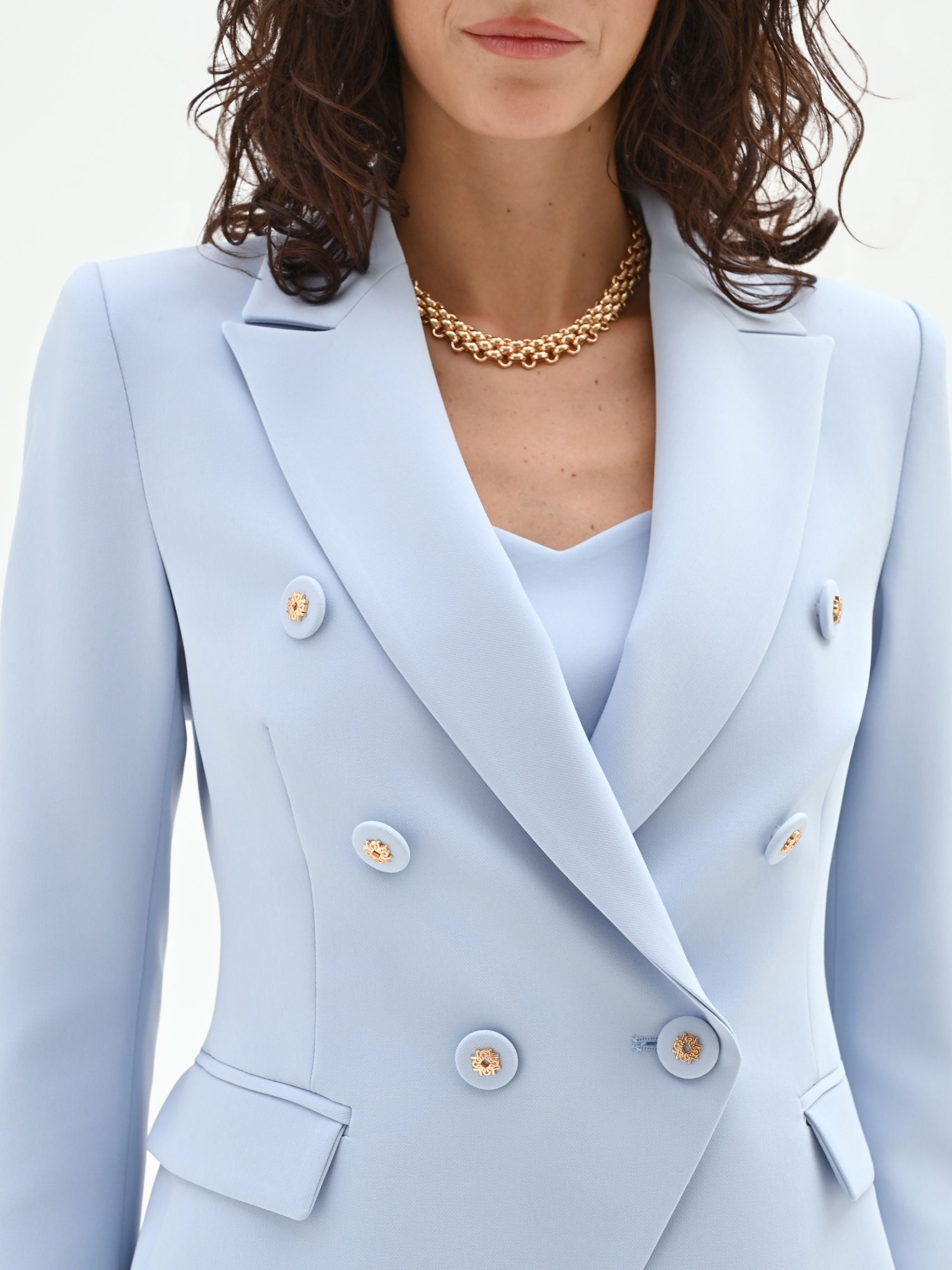 Chaqueta cruzada azul cielo